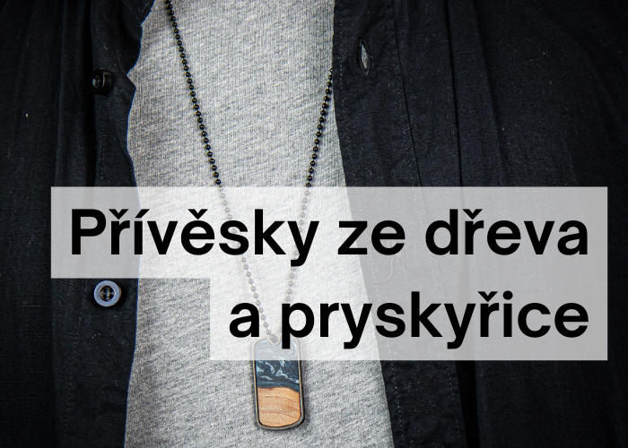 Dřevěné přívesky s pryskyřicí